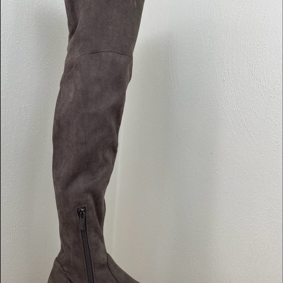 Soft Knee Hi Boot. Marc Fisher Ltd. Taupe. Sz 51/2 - Picture 12 of 13